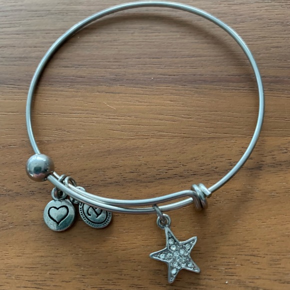 WindandFire 7 stackable silver metal charm bracelets. All different. EUC. - Picture 2 of 9